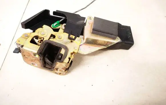 Mitsubishi Carisma Rear door lock