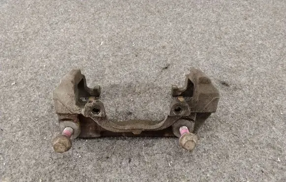 Jaguar XF X250 Front Brake Caliper Pad/Carrier 972 326