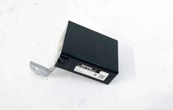 Toyota Prius+ (ZVW40) Horn buzzer relay 8657247020 1101007142