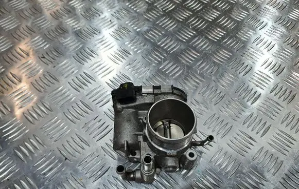Hyundai i30 Throttle body valve 35100-04610