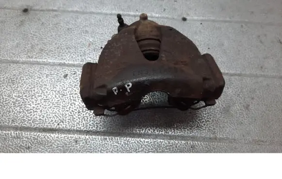 Opel Zafira A Front brake caliper