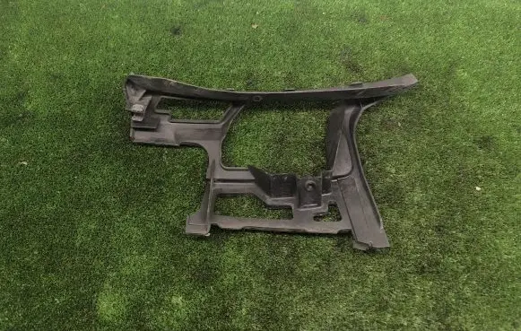 Volkswagen Golf VI Front bumper mounting bracket 301380
