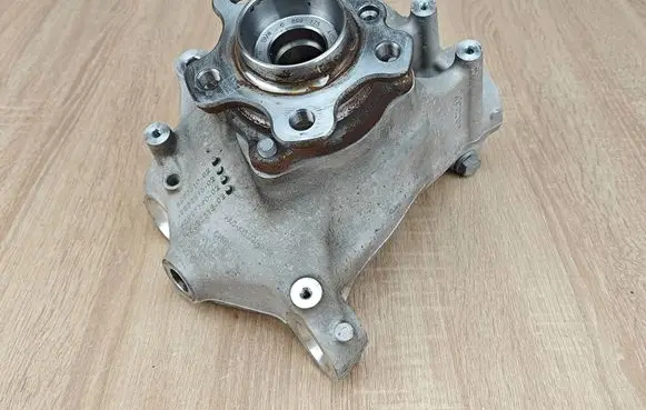 BMW 4 G22 G23 G24 G26 Front wheel hub spindle knuckle 6892510 6899175