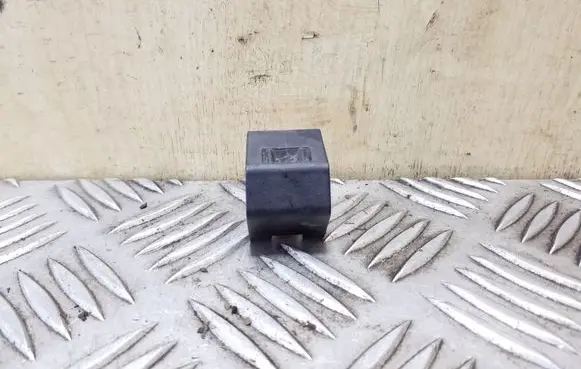 Nissan Qashqai Windshield washer spray nozzle 