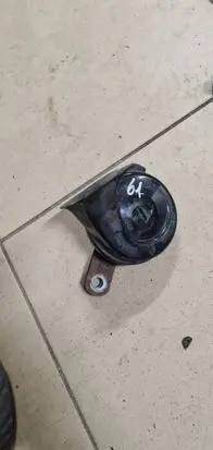 BMW 5 E39 Horn signal 3881157