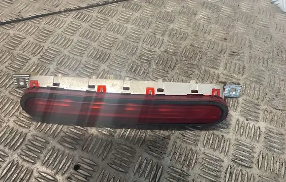 Toyota Corolla Verso AR10 Third/center stoplight