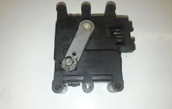 Mazda 3 I Air flap motor/actuator 3Y20N