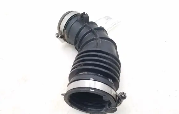 Coolant pipe/hose