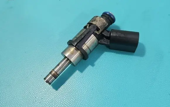Volkswagen PASSAT B6 Fuel injector 0261500020 IMPRK1576587