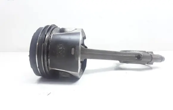 Volvo V70 Piston with connecting rod