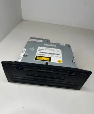 Audi A4 S4 B8 8K CD/DVD changer 8T2035110C