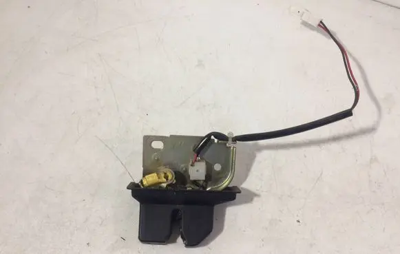 Mazda Xedos 9 Tailgate/trunk/boot lock/catch/latch