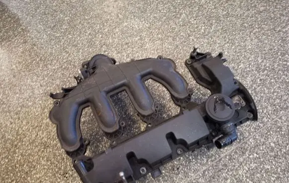 Peugeot 407 Intake manifold 9645977980