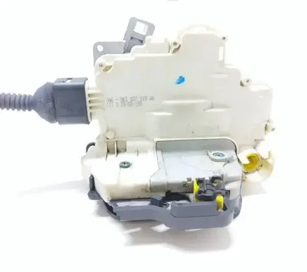 Audi A4 S4 B7 8E 8H Front door lock 8E1837015AA