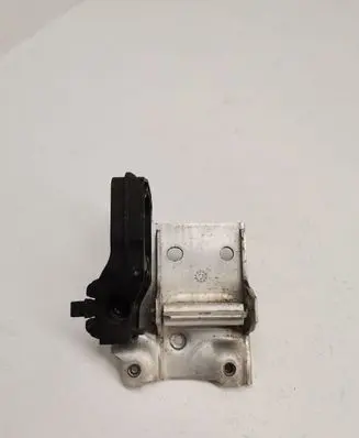 BMW 5 F10 F11 Radiator mount bracket 7186513