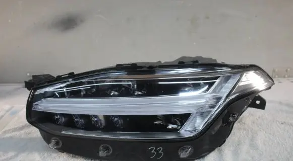 Volvo XC90 Headlight/headlamp 31656987 89910617