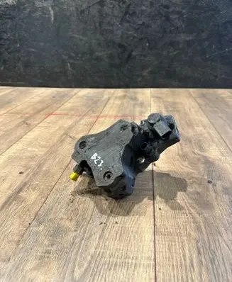 Mercedes-Benz E W211 Fuel injection high pressure pump a6110701401