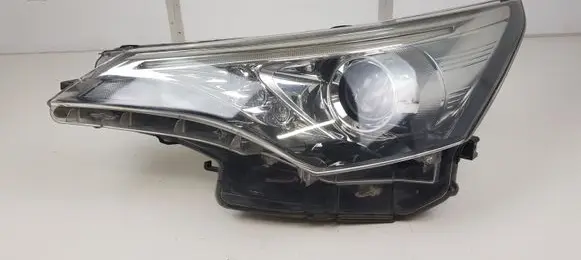 Toyota Avensis T270 Headlight/headlamp