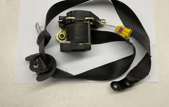 Volkswagen Touran I Set of seat belts 