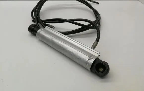 Volkswagen Eos Convertible roof main ram cylinder 2062030B