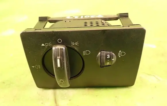 Ford Focus Light switch 4M5T13A024EA