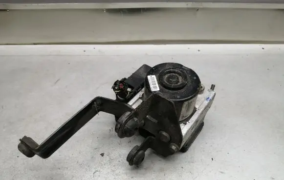 Ford Focus ABS Pump 3M512M110JA