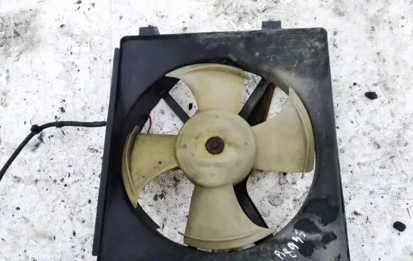 Honda Civic Radiator cooling fan shroud 9263280