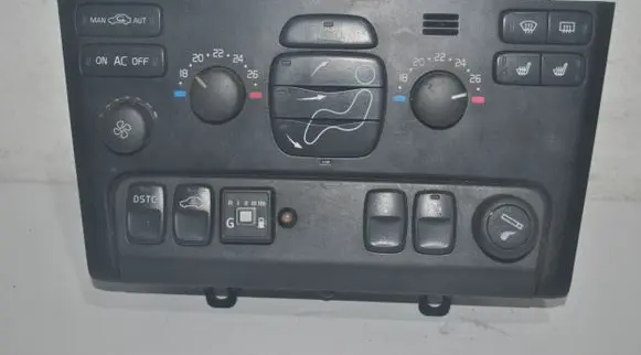 Volvo XC90 Climate control unit 8682734 03W07E 7923