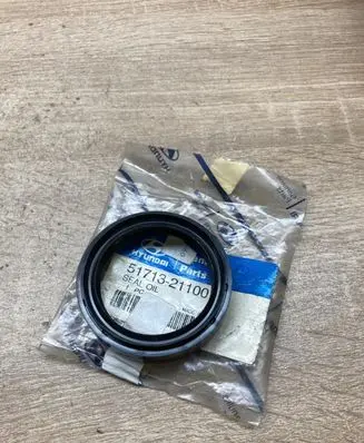 Rear wheel hub