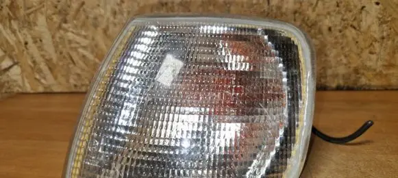 Ford Sierra Front indicator light 010172