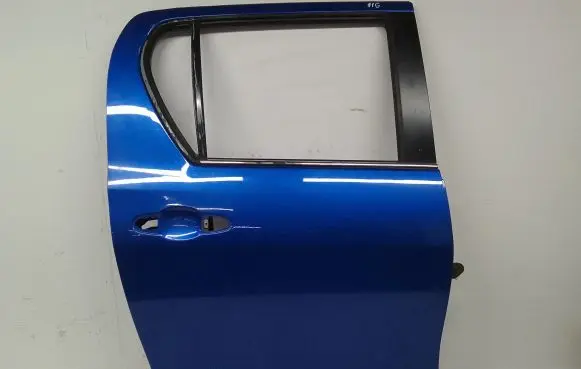Toyota Hilux (AN120, AN130) Rear door
