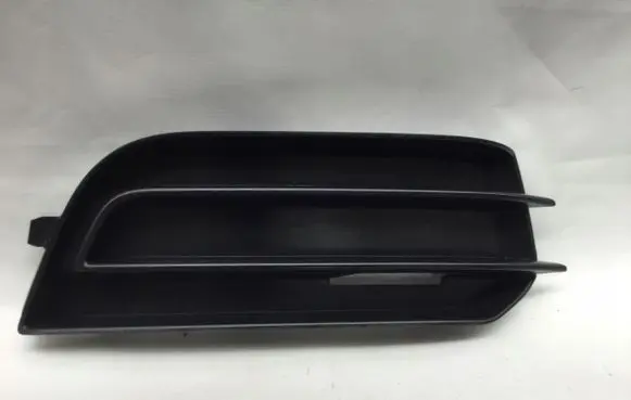 Audi A1 Front fog light trim/grill 8X0807682