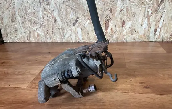Volkswagen Caddy Rear brake caliper 2K5615423