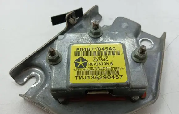 Chrysler PT Cruiser Airbag deployment crash/impact sensor P04671845AC