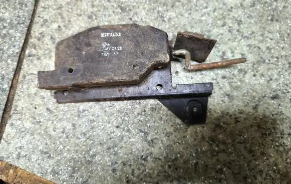 BMW 3 E36 Central locking motor 1375957