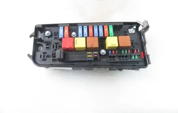 Opel Vectra C Central body control module 519066005 13144709UQ