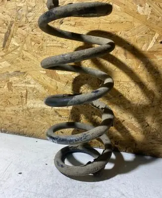 Toyota RAV 4 (XA30) Rear coil spring