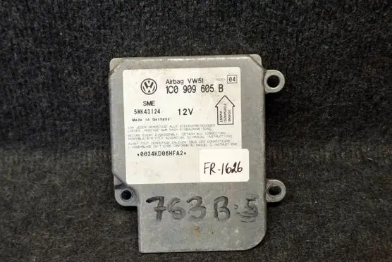 Volkswagen PASSAT B5 Airbag control unit/module 1C0909605B
