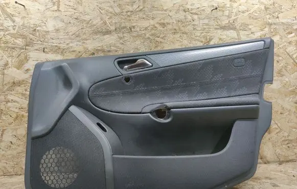 Mercedes-Benz C W203 Front door card panel trim A2037203467