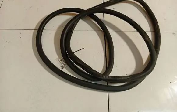 Volkswagen Golf V Rubber seal front coupe door 1K3867911B