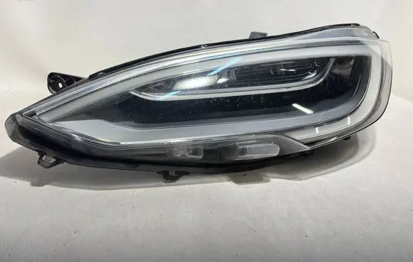 Tesla Model S Headlight/headlamp 105357400C