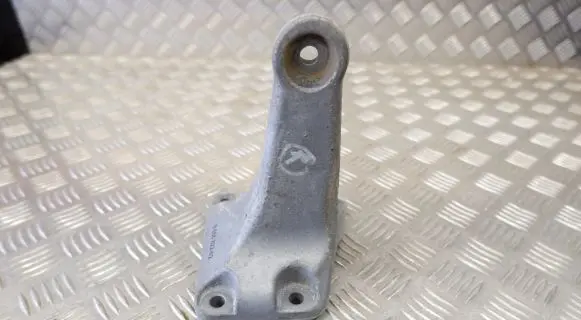 BMW X3 F25 Engine mounting bracket 6855822