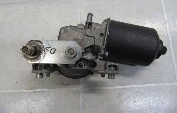 Toyota Avensis T250 Wiper motor 85110-05050 12991