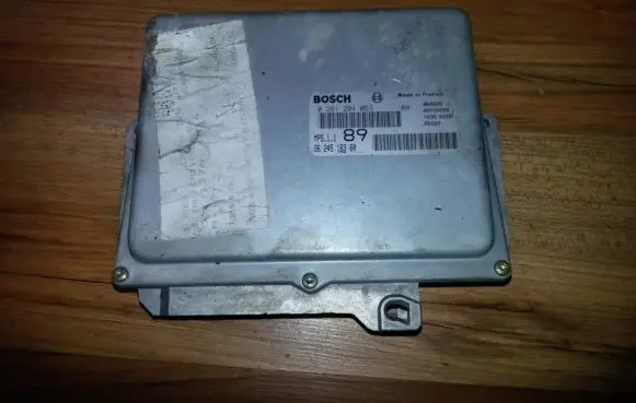 Citroen Xantia Engine control unit/module 0261204063 9624518380
