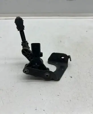 Headlight/headlamp level sensor