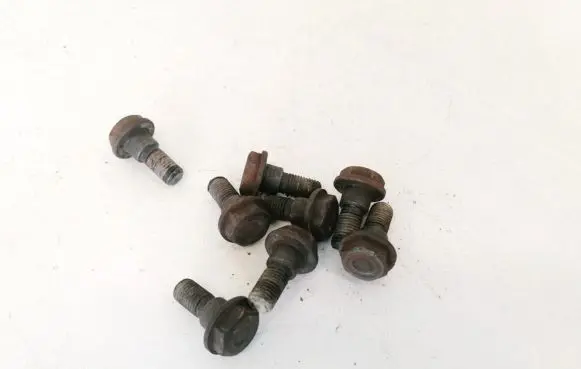 Toyota Previa (XR30, XR40) II Nuts/bolts 