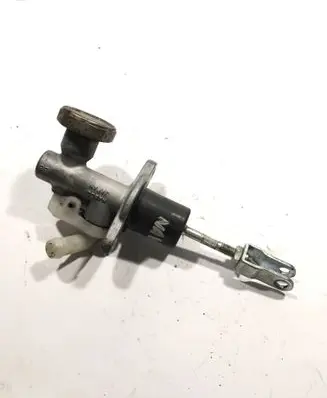 Nissan Navara D40 Clutch master cylinder 