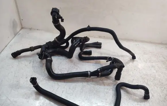 Land Rover Discovery Sport Engine coolant pipe/hose G4D38A512CB GJ328260AA