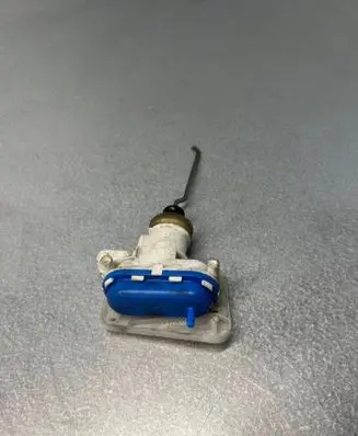 Audi 80 90 S2 B4 Central locking vacuum pump 893862123
