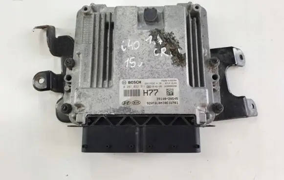 Hyundai i40 Engine control unit/module 0281032311